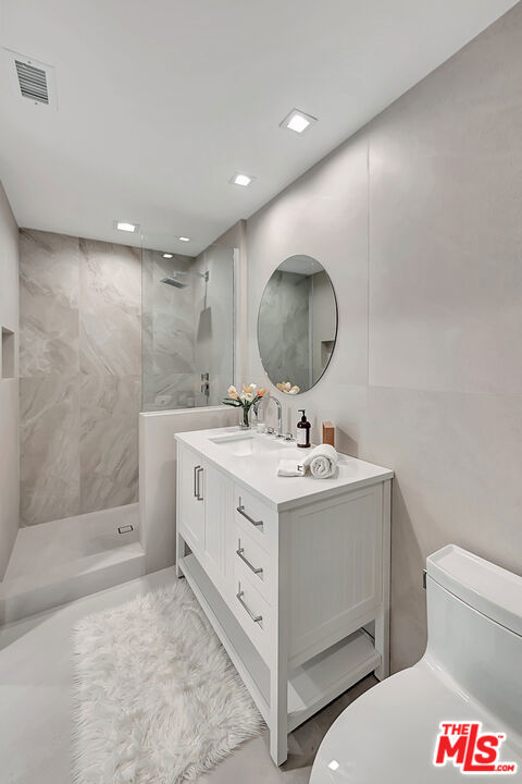 6442 Lunita Road, Malibu CA: https://media.crmls.org/mediaz/8d334be2-cf45-411c-9891-1a581db6796b.jpg