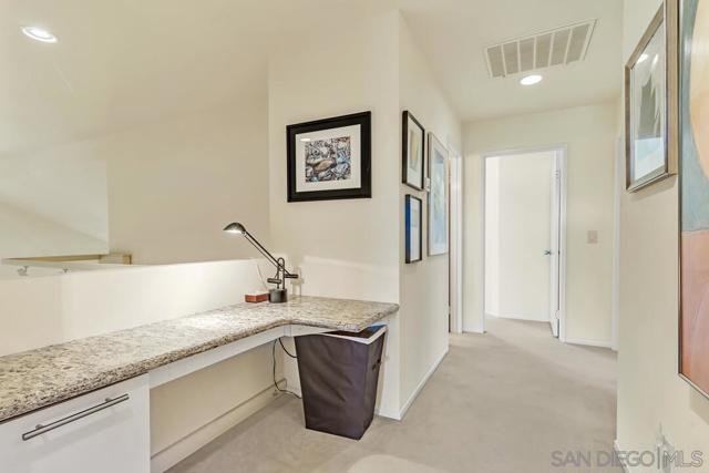 43054 Manchester Ct, Temecula CA: https://media.crmls.org/mediaz/8d338b67-b108-450a-b7b2-f22649234f96.jpg