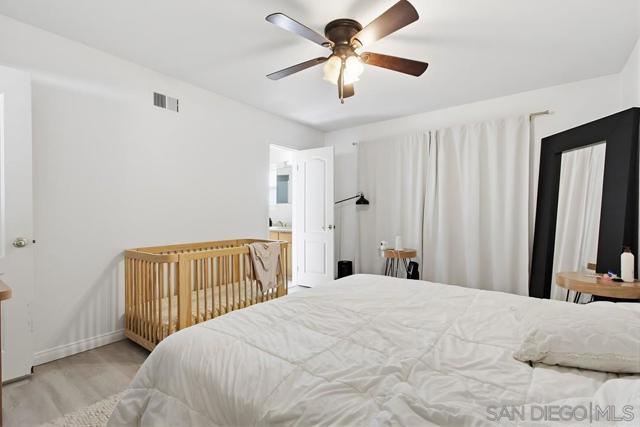 1654 LINWOOD ST, San Diego CA: https://media.crmls.org/mediaz/8d33a25c-d98b-4445-b9fd-1c0cbd96cb25.jpg