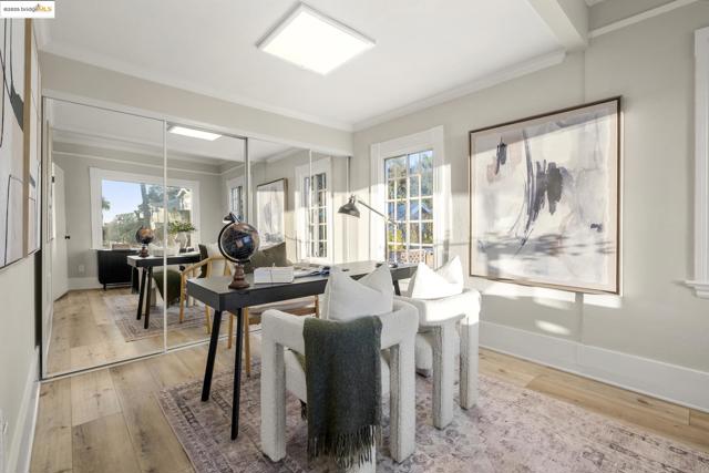 2050 E 30Th St, Oakland CA: https://media.crmls.org/mediaz/8d33c96a-1fd3-4007-bc09-47faa46f31f1.jpg