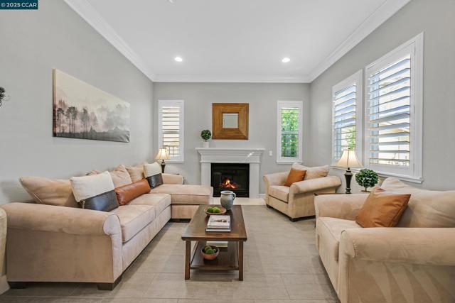 5057 Volterra Ct, Dublin CA: https://media.crmls.org/mediaz/8d3418f8-2ce3-493d-b0bc-e548b59bf5bb.jpg