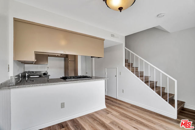 10065 De Soto Avenue, Chatsworth CA: https://media.crmls.org/mediaz/8d341b13-1747-431a-9071-da373f58a7df.jpg