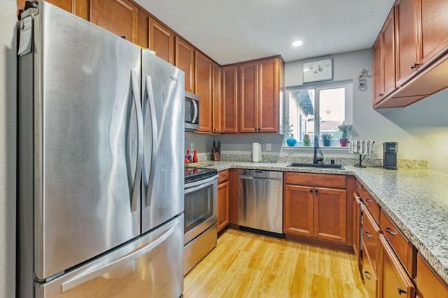 758 Pearlwood Way, San Jose CA: https://media.crmls.org/mediaz/8d347c6d-c78e-4174-bf09-d5166695c382.jpg