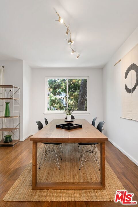 306 Bora Bora Way, Marina del Rey CA: https://media.crmls.org/mediaz/8d351ac8-0e64-4f7f-ac3e-25a6149f5a62.jpg
