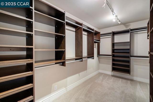 260 Edinburgh Cir, Danville CA: https://media.crmls.org/mediaz/8d357e6f-f799-471a-b347-34508c46e7da.jpg
