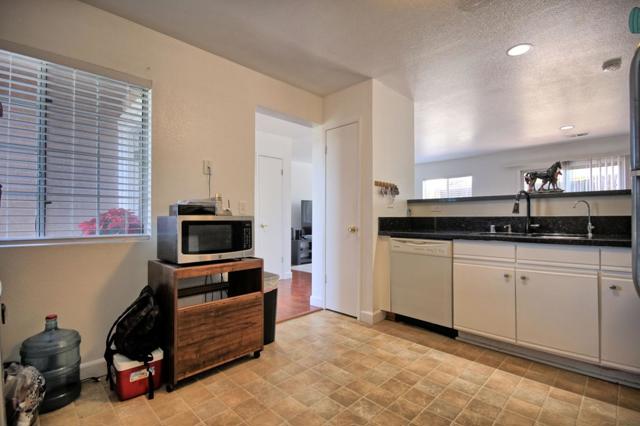 1064 Madrid Street, Soledad CA: https://media.crmls.org/mediaz/8d35b6e5-1db6-421a-a9c9-12e1cfeb4196.jpg