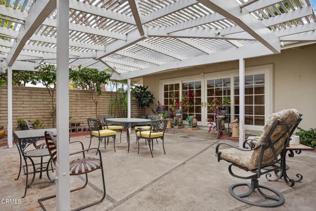 281 Glen Ellen Drive, Ventura CA: https://media.crmls.org/mediaz/8d3660be-c9bb-431e-a60a-2f5bb03228c4.jpg