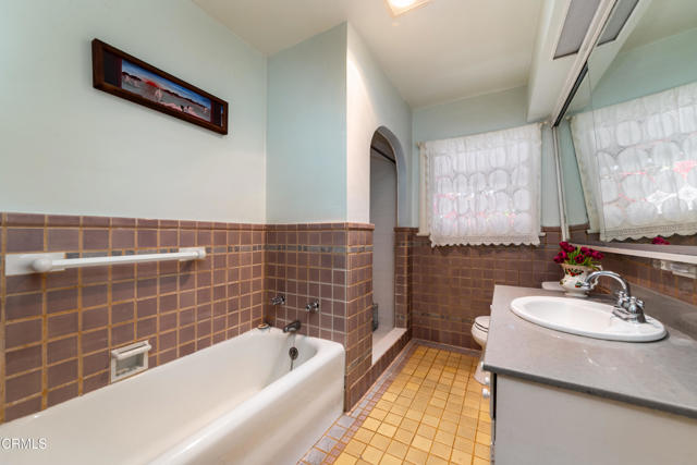 Detail Gallery Image 19 of 35 For 2270 E Orange Grove Bld, Pasadena,  CA 91104 - 3 Beds | 1 Baths