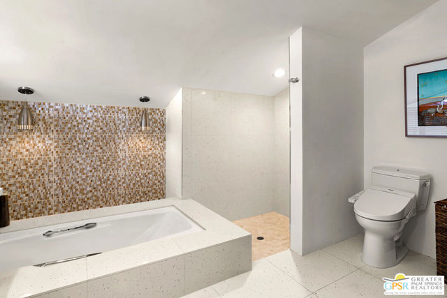 555 W Arenas Road #6, Palm Springs, CA 92262
