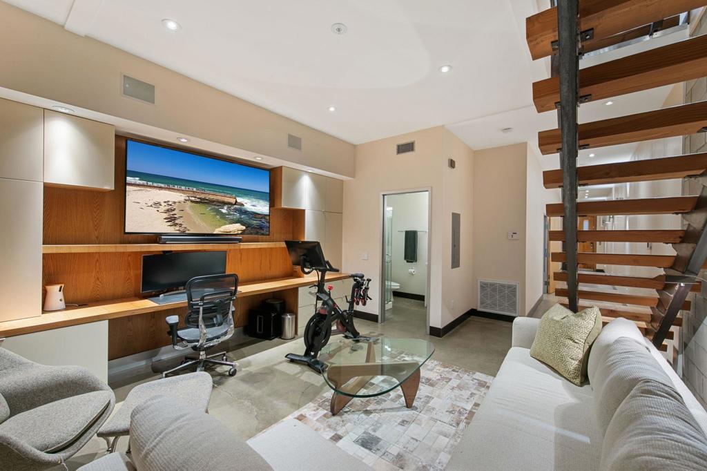 3033 India St. - photo 6