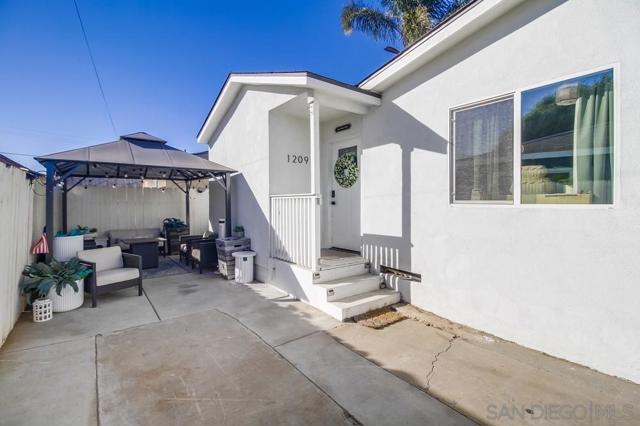 1209 Florence St, Imperial Beach, California 91932, 3 Bedrooms Bedrooms, ,2 BathroomsBathrooms,Single Family Residence,For Sale,Florence St,250020170SD