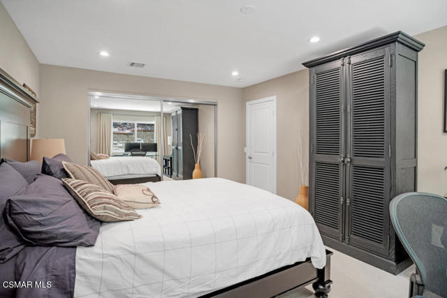 4953 Kilburn Court, Oak Park CA: https://media.crmls.org/mediaz/8d3926c4-715f-4946-9aaa-1f12a5c3006d.jpg