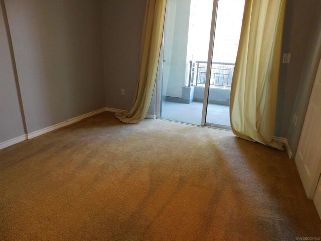 1240 India St, San Diego CA: https://media.crmls.org/mediaz/8d39ebf2-bd2d-4a17-ab53-72e7670293f3.jpg
