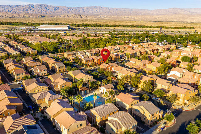 551 Via De La Paz, Palm Desert CA: https://media.crmls.org/mediaz/8d3bb0fd-20dc-40c2-9d51-0e0941738289.jpg