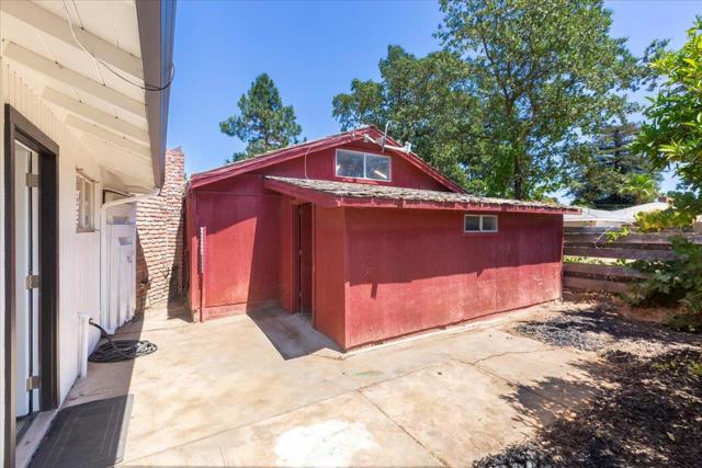 190 W San Martin Avenue, San Martin CA: https://media.crmls.org/mediaz/8d3be9ae-9f86-403d-9583-d4a35245338f.jpg
