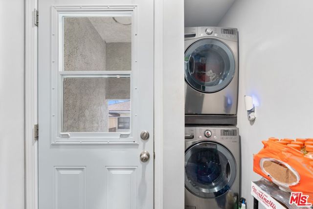 2031 W 98th Street, Los Angeles CA: https://media.crmls.org/mediaz/8d3cfda8-d166-4682-90a3-7b5c8729914c.jpg