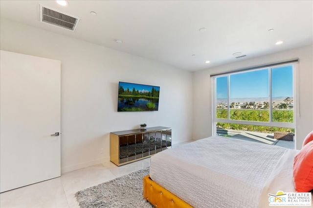 1280 Celadon Street, Palm Springs CA: https://media.crmls.org/mediaz/8d3d02a5-c712-4b57-a2c5-174c4c4fc3c3.jpg