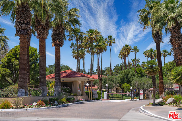 Image 14 of 17 For 2800 Los Felices Circle C