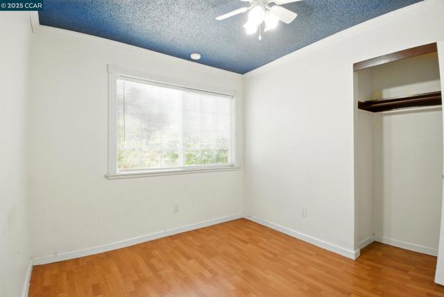 9121 Eaglepoint Ln, Stockton CA: https://media.crmls.org/mediaz/8d3f4e21-b9a5-4a6c-a0ae-c87f570ebc26.jpg