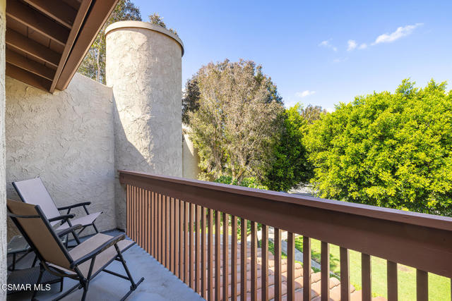 658 Rosewood Avenue, Camarillo CA: https://media.crmls.org/mediaz/8d3f556c-62df-470d-9941-d9256dd885e1.jpg