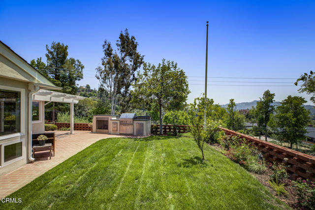 5109 Redwillow Lane, La Canada Flintridge CA: https://media.crmls.org/mediaz/8d3f7bfa-7b54-4ba5-a06a-e5b7a9c2a30e.jpg