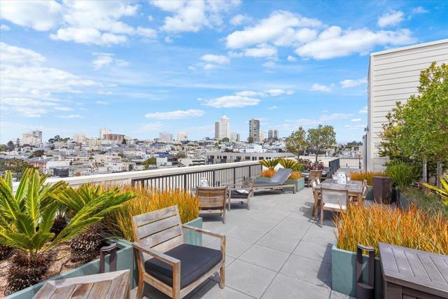 1645 Pacific Avenue, San Francisco CA: https://media.crmls.org/mediaz/8d4053d1-f638-4c4b-b628-17718c0051d7.jpg
