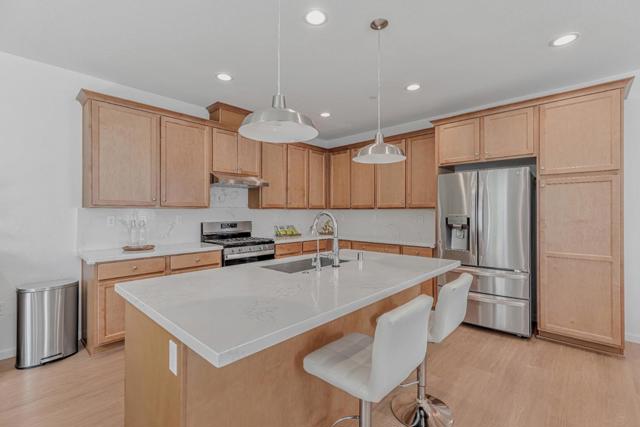 5565 Holly Bay Avenue, Dublin CA: https://media.crmls.org/mediaz/8d4099c1-a400-40f4-9ecc-f1b05eb338dd.jpg