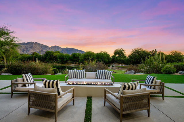 137 Kiva Drive Drive, Palm Desert CA: https://media.crmls.org/mediaz/8d4123b9-efb2-433f-a12c-779a87004ae2.jpg