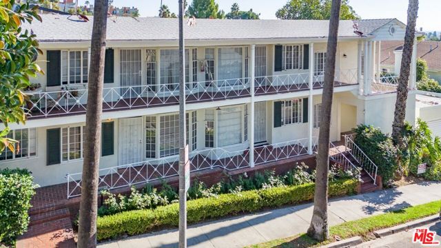 1658 N Sierra Bonita Avenue, Los Angeles CA: https://media.crmls.org/mediaz/8d422e8b-a3e8-4d42-a8f9-18926017394d.jpg