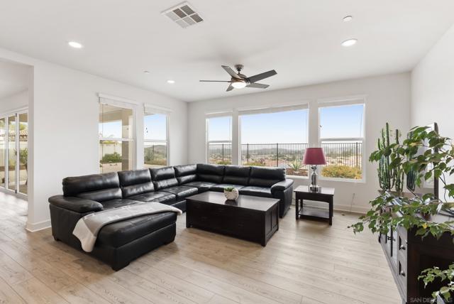 1409 Apex Place, Escondido CA: https://media.crmls.org/mediaz/8d428586-a6c5-4270-a110-a1b4fc6b561a.jpg