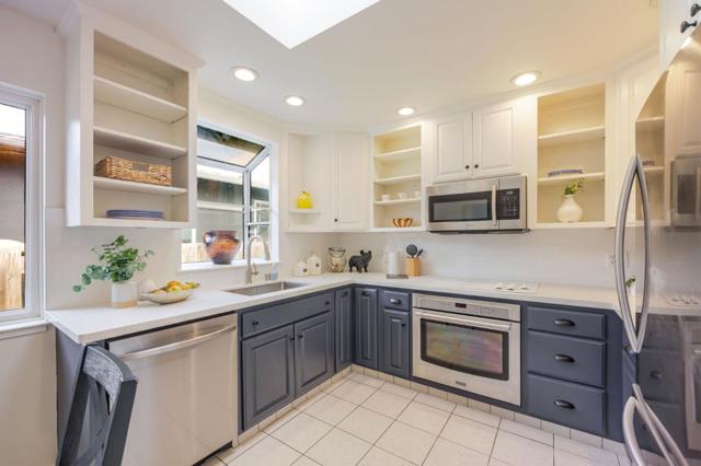 655 George Street, Montara CA: https://media.crmls.org/mediaz/8d4308e8-b795-4f0a-90d9-f45649ba679b.jpg