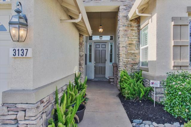 Image 1 of 29 For 3137 Grasmere Cir