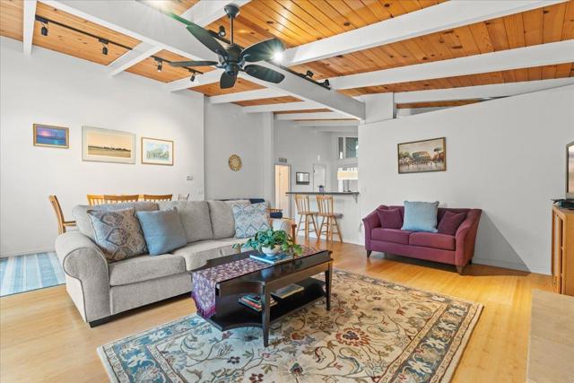 640 Rio Del Mar Boulevard, Aptos CA: https://media.crmls.org/mediaz/8d440b34-5578-4025-9d02-2992b1c655bf.jpg