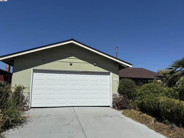 817 Baird Ave, Santa Clara CA: https://media.crmls.org/mediaz/8d444b91-1ac6-4594-b194-ffc91f669db5.jpg