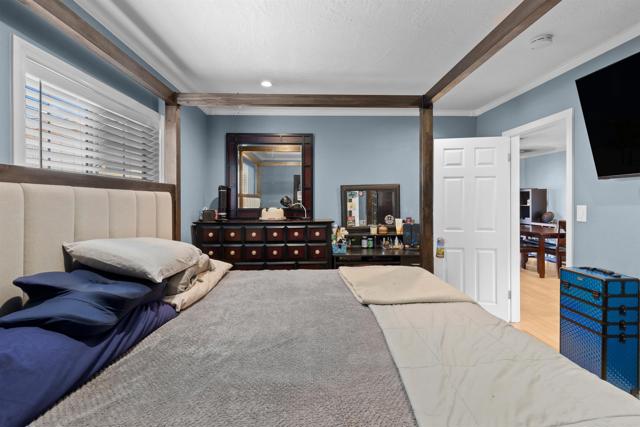 8626 Prospect Avenue, Santee CA: https://media.crmls.org/mediaz/8d44c120-c0d5-4783-a519-1a56069e198a.jpg