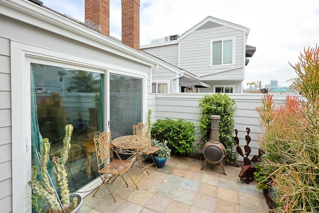 Detail Gallery Image 3 of 36 For 1415 1st St, Coronado,  CA 92118 - 2 Beds | 3 Baths