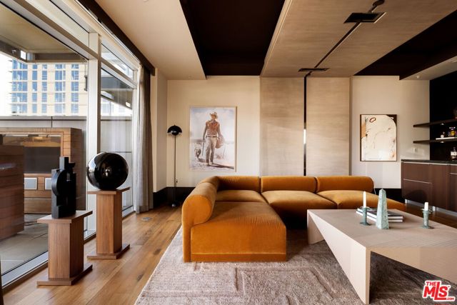 1155 S Grand Avenue, Los Angeles CA: https://media.crmls.org/mediaz/8d45ad2a-c3eb-4910-8eff-98c6e5a12c2f.jpg