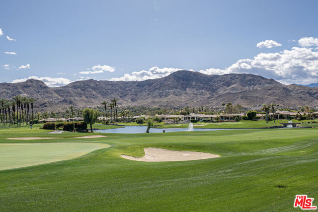 7 Churchill Lane, Rancho Mirage CA: https://media.crmls.org/mediaz/8d46dc2b-8905-48c6-a6fe-01aa3a86ce8c.jpg