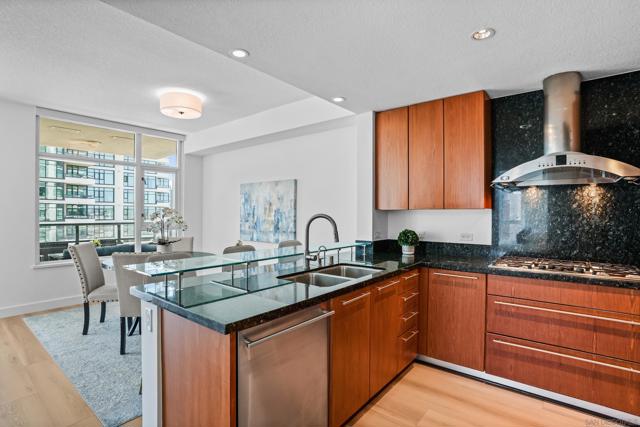 1205 Pacific Hwy, San Diego CA: https://media.crmls.org/mediaz/8d47a144-203f-45f2-b3ad-9af007dba41e.jpg