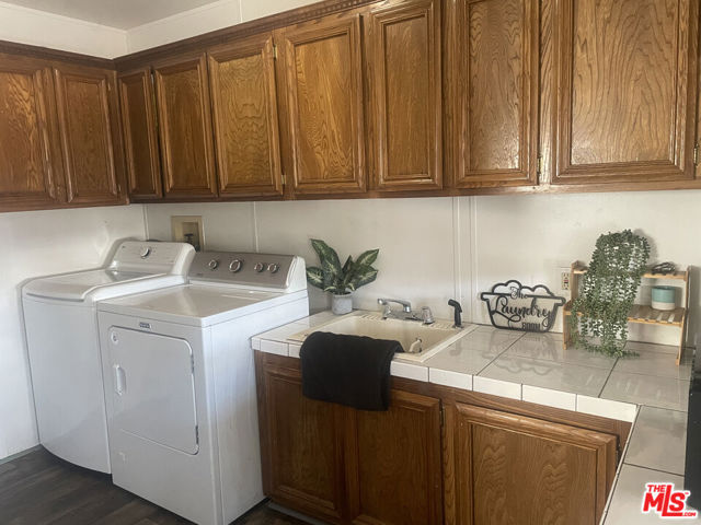 5001 W Florida Avenue, Hemet CA: https://media.crmls.org/mediaz/8d47d0a4-7032-4100-8af2-c3c6d287a97d.jpg