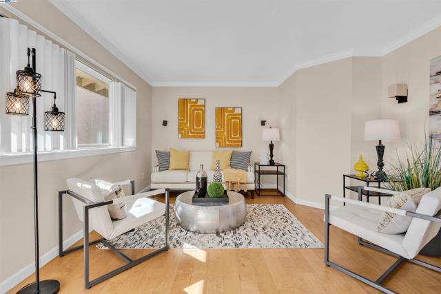 7602 Arbor Creek Cir, Dublin CA: https://media.crmls.org/mediaz/8d48a46a-950c-412d-aee7-d1e01a1bf452.jpg