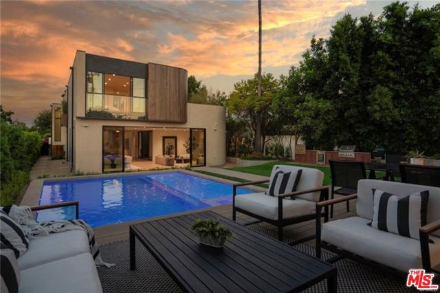 Photo of 4939 Petit Avenue, Encino, CA 91436