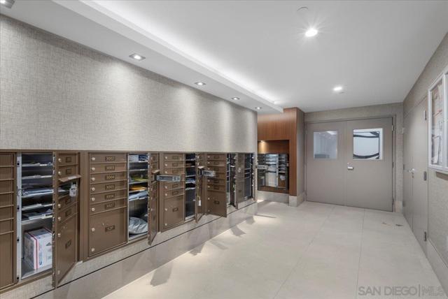 1388 Kettner Blvd, San Diego CA: https://media.crmls.org/mediaz/8d4a476a-f8d1-4d83-a7fc-c113a431f1ae.jpg