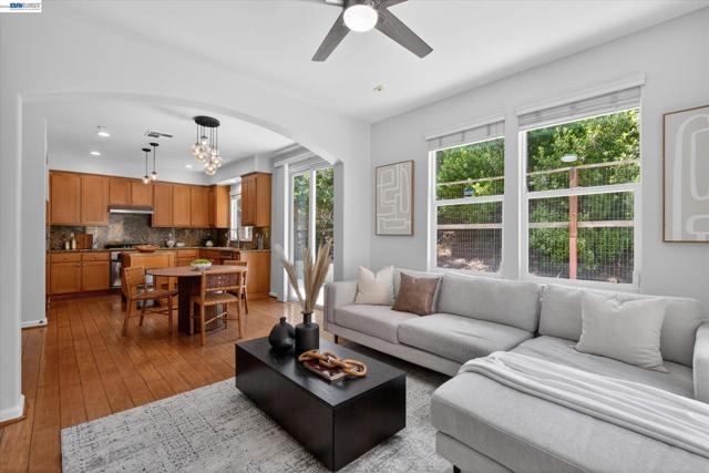 5880 Hillbrook Pl, Dublin CA: https://media.crmls.org/mediaz/8d4a4e9d-55e5-4fe4-9247-0e498261302d.jpg