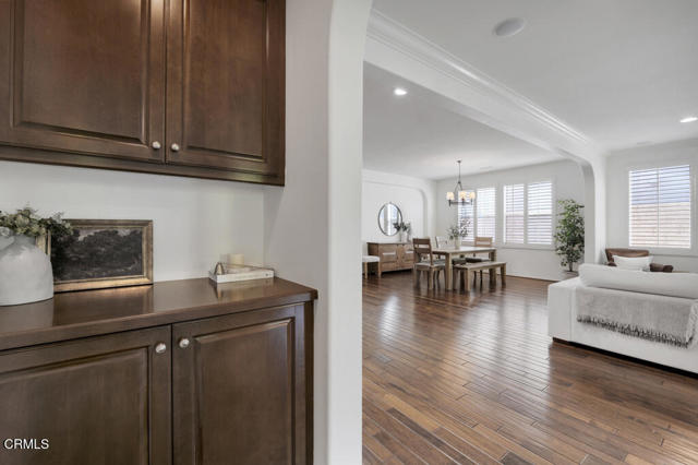 11806 Ricasoli Way, Porter Ranch CA: https://media.crmls.org/mediaz/8d4ac675-9fcc-452b-928a-965fa5af8a9a.jpg