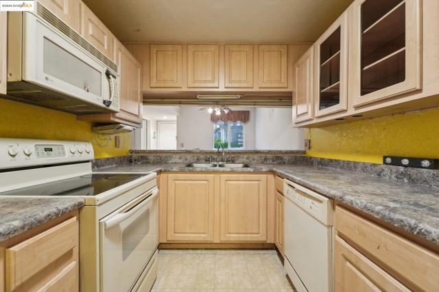 Image 8 of 26 For 740 Canyon Oaks Dr  A