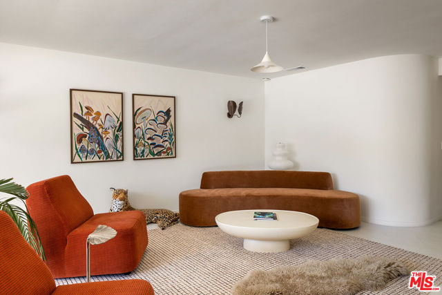 5544 W 63rd Street, Los Angeles CA: https://media.crmls.org/mediaz/8d4af5d1-39bb-4aec-9168-6e8b67bf75c4.jpg