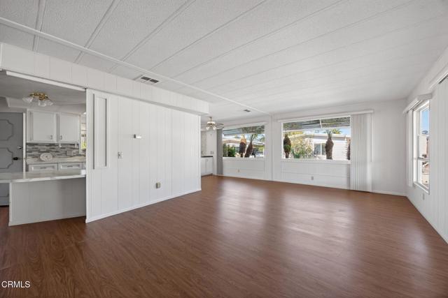 Detail Gallery Image 15 of 42 For 125 Frost Cir #125,  Ventura,  CA 93003 - 2 Beds | 2 Baths