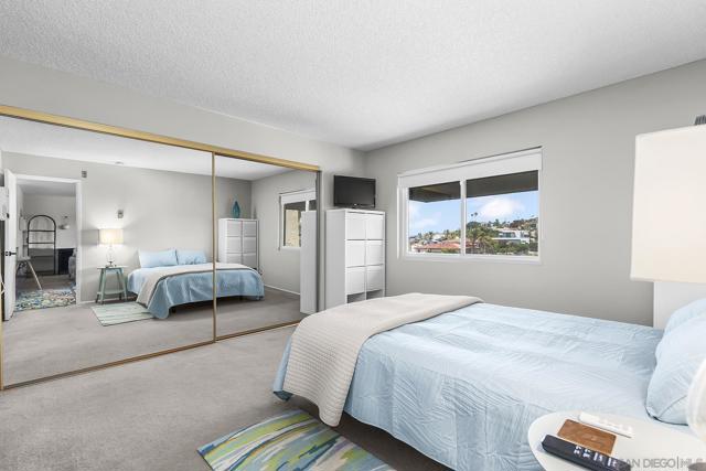 2510 Clairemont Dr, San Diego CA: https://media.crmls.org/mediaz/8d4ce5a3-2e6c-44db-950e-8cabccadb9a8.jpg