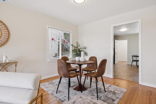 2643 99Th Ave, Oakland CA: https://media.crmls.org/mediaz/8d4dcb3a-ce2f-4c4a-bafa-cecd517b61c3.jpg